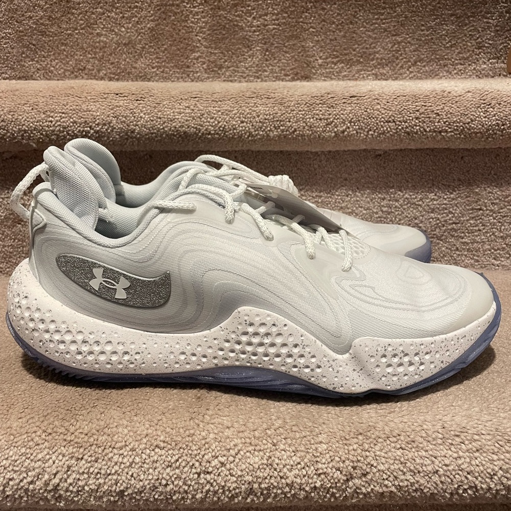 Under Armour Spawn 6  Light Gray basketball  Shoes